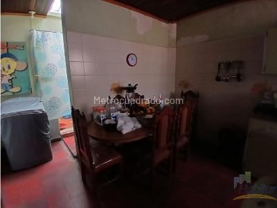 Casa de 5 alcobas en venta en Boston, Medellín, 212 m² · foto 9 de 20