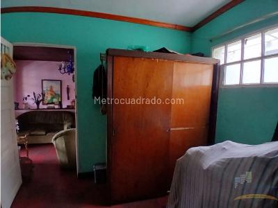 Casa de 5 alcobas en venta en Boston, Medellín, 212 m² · foto 11 de 20