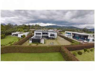 Casa de 4 alcobas en venta en Llanogrande, Rionegro, 800 m² · foto 2 de 20