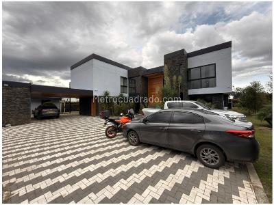 Casa de 4 alcobas en venta en Llanogrande, Rionegro, 800 m² · foto 3 de 20