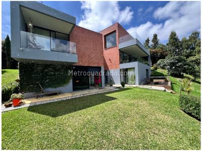 Casa de 4 alcobas en venta en Las Palmas, Medellín, 318 m² · foto 3 de 20
