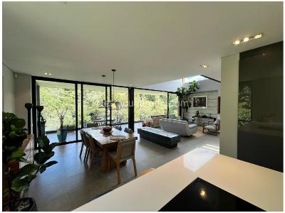 Casa de 4 alcobas en venta en Las Palmas, Medellín, 318 m² · foto 10 de 20