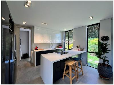 Casa de 4 alcobas en venta en Las Palmas, Medellín, 318 m² · foto 17 de 20