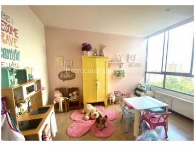 Apartamento de 4 alcobas en venta en El Esmeraldal, Medellín, 184 m² · foto 7 de 10