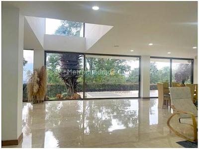 Casa de 4 alcobas en venta en El Vergel, Envigado, 430 m² · foto 4 de 20