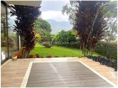 Casa de 4 alcobas en venta en El Vergel, Envigado, 430 m² · foto 13 de 20
