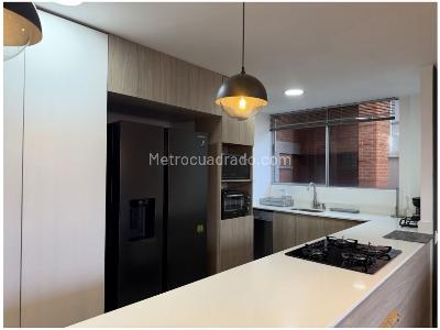 Apartamento en venta en Altos Del Poblado, Medellín · foto 3 de 20