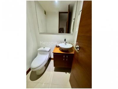 Apartamento de 3 alcobas en venta en Loma De Los Gonzalez, Medellín, 233 m² · foto 7 de 16