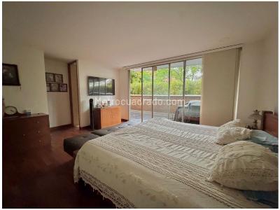 Apartamento de 3 alcobas en venta en Loma De Los Gonzalez, Medellín, 233 m² · foto 11 de 16