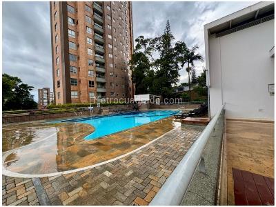 Apartamento de 3 alcobas en venta en Loma De Los Gonzalez, Medellín, 233 m² · foto 15 de 16
