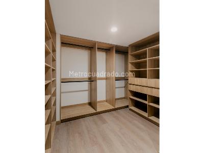 Apartamento de 3 alcobas en venta en Las Lomas, Medellín, 270 m² · foto 3 de 12