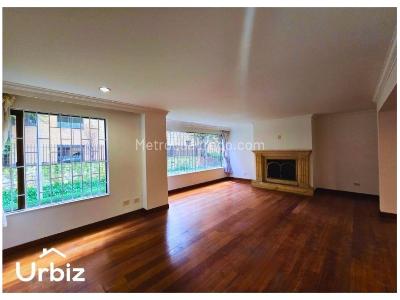 Apartamento de 3 alcobas en venta en Chico, Bogotá, 200 m² · foto 3 de 19