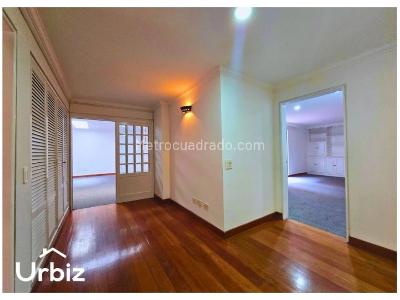 Apartamento de 3 alcobas en venta en Chico, Bogotá, 200 m² · foto 9 de 19