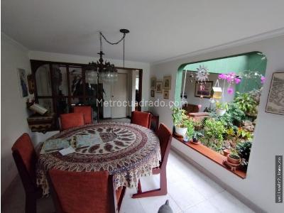 Casa de 4 alcobas en venta en Pontevedra, Bogotá, 273 m² · foto 14 de 14