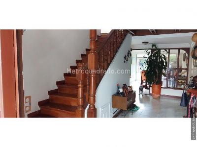 Casa de 4 alcobas en venta en Pontevedra, Bogotá, 273 m² · foto 3 de 14