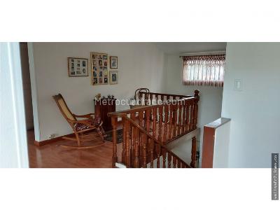 Casa de 4 alcobas en venta en Pontevedra, Bogotá, 273 m² · foto 9 de 14