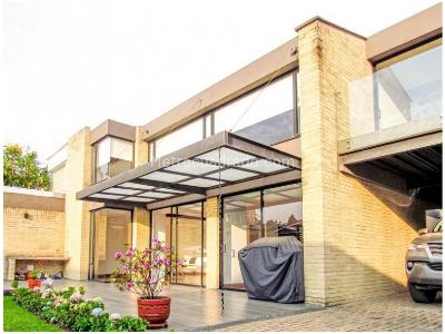 Casa de 4 alcobas en venta en Niza, Bogotá, 346 m² · foto 2 de 20