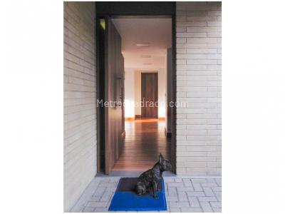 Casa de 4 alcobas en venta en Niza, Bogotá, 346 m² · foto 9 de 20
