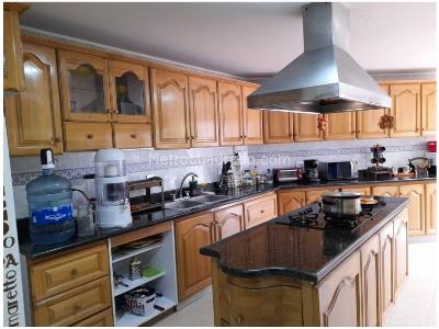 Casa de 5 alcobas en venta en Torca, Bogotá, 570 m² · foto 8 de 20