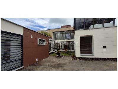 Casa de 3 alcobas en venta en San Sebastian, Bogotá, 500 m² · foto 2 de 20