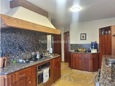 Apartamento de 3 alcobas en venta en Los Rosales, Bogotá, 135 m² · foto 19 de 20