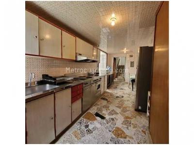 Casa de 4 alcobas en venta en Santa Bibiana Molinos, Bogotá, 268 m² · foto 9 de 20