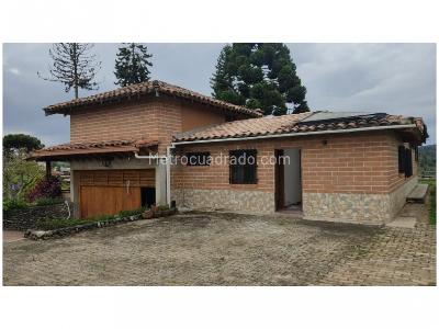 Casa de 4 alcobas en venta en Santa Elena, Medellín, 200 m² · foto 6 de 17
