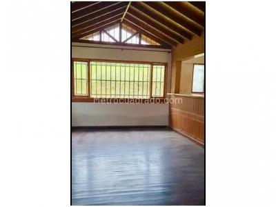 Casa de 4 alcobas en venta en Santa Elena, Medellín, 200 m² · foto 10 de 17