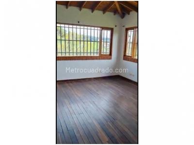 Casa de 4 alcobas en venta en Santa Elena, Medellín, 200 m² · foto 12 de 17