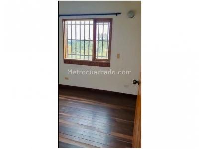 Casa de 4 alcobas en venta en Santa Elena, Medellín, 200 m² · foto 13 de 17