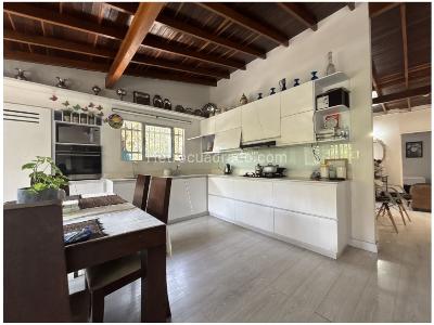 Casa de 5 alcobas en venta en Laureles, Medellín, 212 m² · foto 3 de 19
