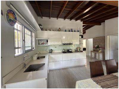 Casa de 5 alcobas en venta en Laureles, Medellín, 212 m² · foto 4 de 19