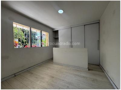 Casa de 5 alcobas en venta en Laureles, Medellín, 212 m² · foto 10 de 19