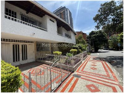 Casa de 5 alcobas en venta en Laureles, Medellín, 212 m² · foto 18 de 19