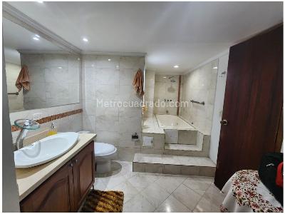 Apartamento en venta en Laureles, Medellín · foto 8 de 20