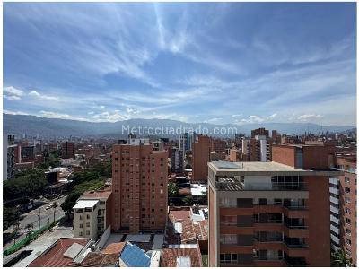 Apartamento de 3 alcobas en venta en Laureles, Medellín, 94 m² · foto 2 de 20