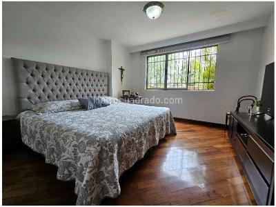 Apartamento de 3 alcobas en venta en Los Balsos, Medellín, 179 m² · foto 4 de 7