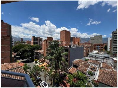 Apartamento de 3 alcobas en venta en La Castellana, Medellín, 100 m² · foto 4 de 15
