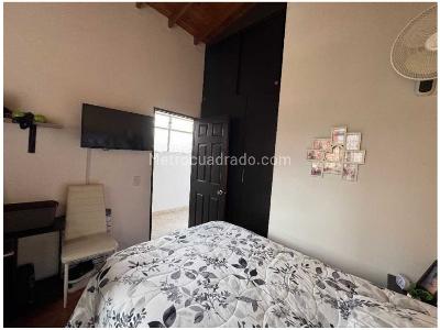 Apartamento de 3 alcobas en venta en La Castellana, Medellín, 100 m² · foto 13 de 15