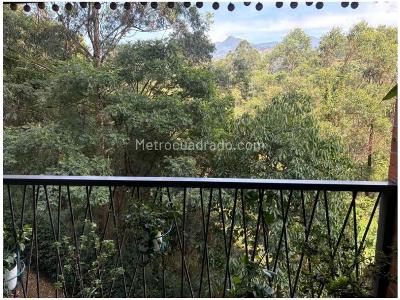 Apartamento de 2 alcobas en venta en La Castellana, Medellín, 78 m² · foto 2 de 13