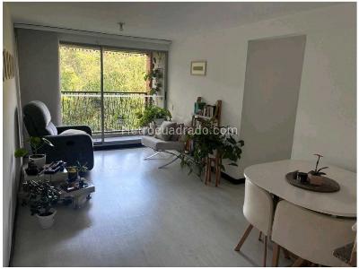 Apartamento de 2 alcobas en venta en La Castellana, Medellín, 78 m² · foto 3 de 13