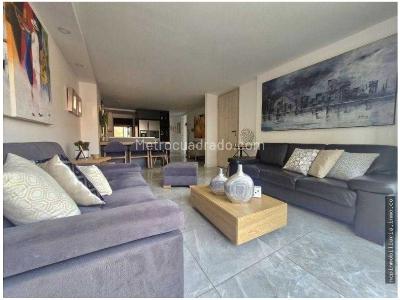 Apartamento de 3 alcobas en venta en Laureles, Medellín, 110 m² · foto 2 de 13