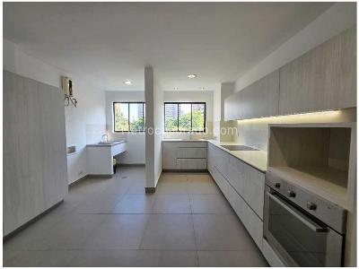 Apartamento de 3 alcobas en venta en Alejandria, Medellín, 193 m² · foto 10 de 19