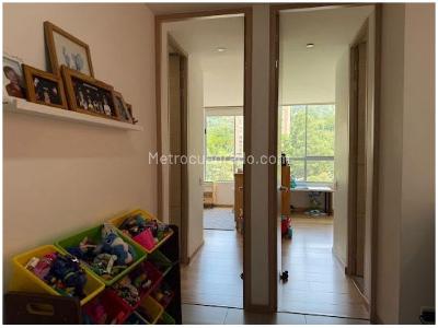 Apartamento de 3 alcobas en venta en Loma De Las Brujas, Envigado, 147 m² · foto 12 de 16
