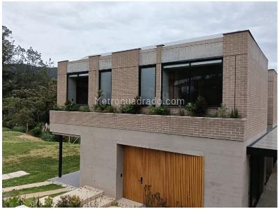 Casa de 3 alcobas en venta en Alto Del Escobero, Envigado, 242 m² · foto 2 de 20