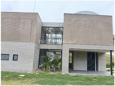 Casa de 3 alcobas en venta en Alto Del Escobero, Envigado, 242 m² · foto 7 de 20