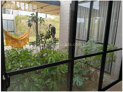 Casa de 3 alcobas en venta en Alto Del Escobero, Envigado, 242 m² · foto 9 de 20