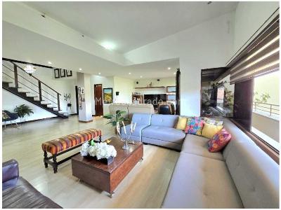 Apartamento de 4 alcobas en venta en La Tomatera, Medellín, 305 m² · foto 2 de 20