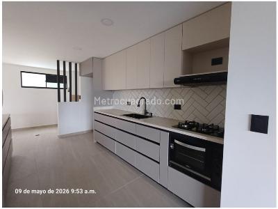 Apartamento de 4 alcobas en venta en Lalinde, Medellín, 154 m² · foto 4 de 14