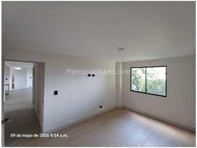 Apartamento de 4 alcobas en venta en Lalinde, Medellín, 154 m² · foto 13 de 14